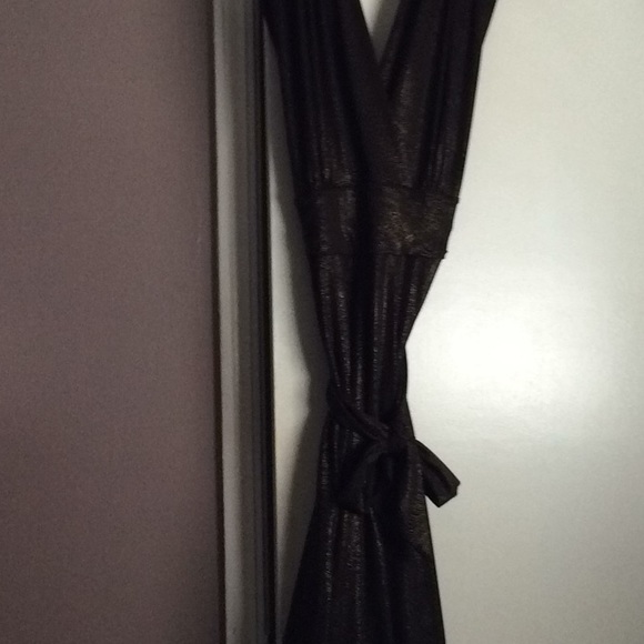 Shimmering Brown Dress with gold strands - Picture 6 of 7